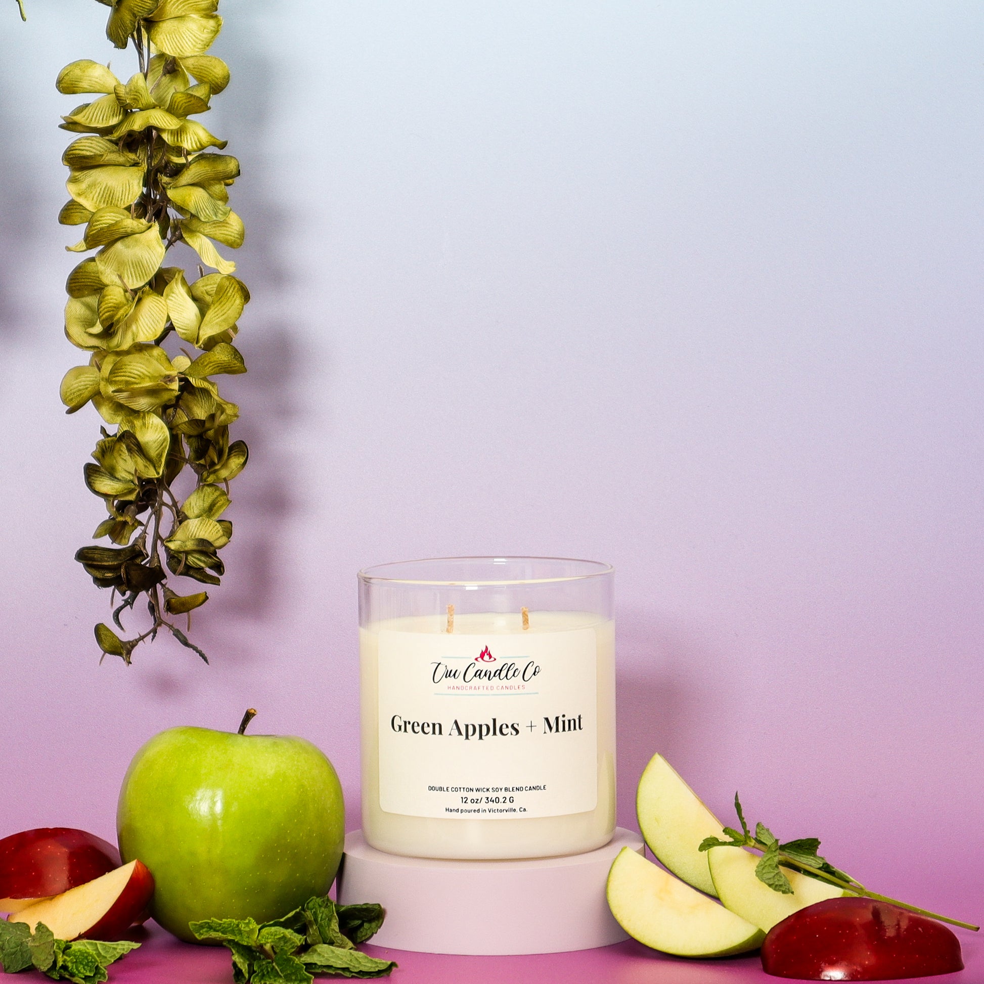 apple candle with notes of mint and green apples make this a relaxing candle